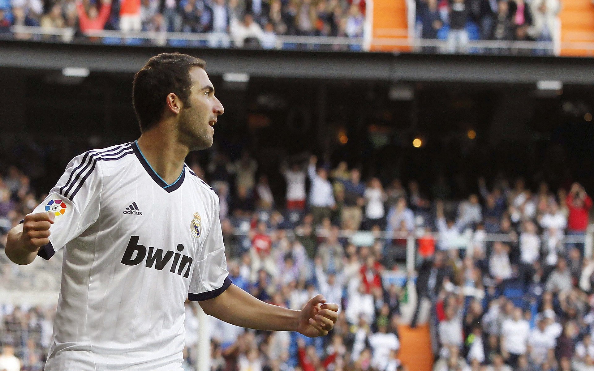 AYX体育官网-塔特帮助袋鼠队在橄榄球锦标赛上连续取胜，势不可挡